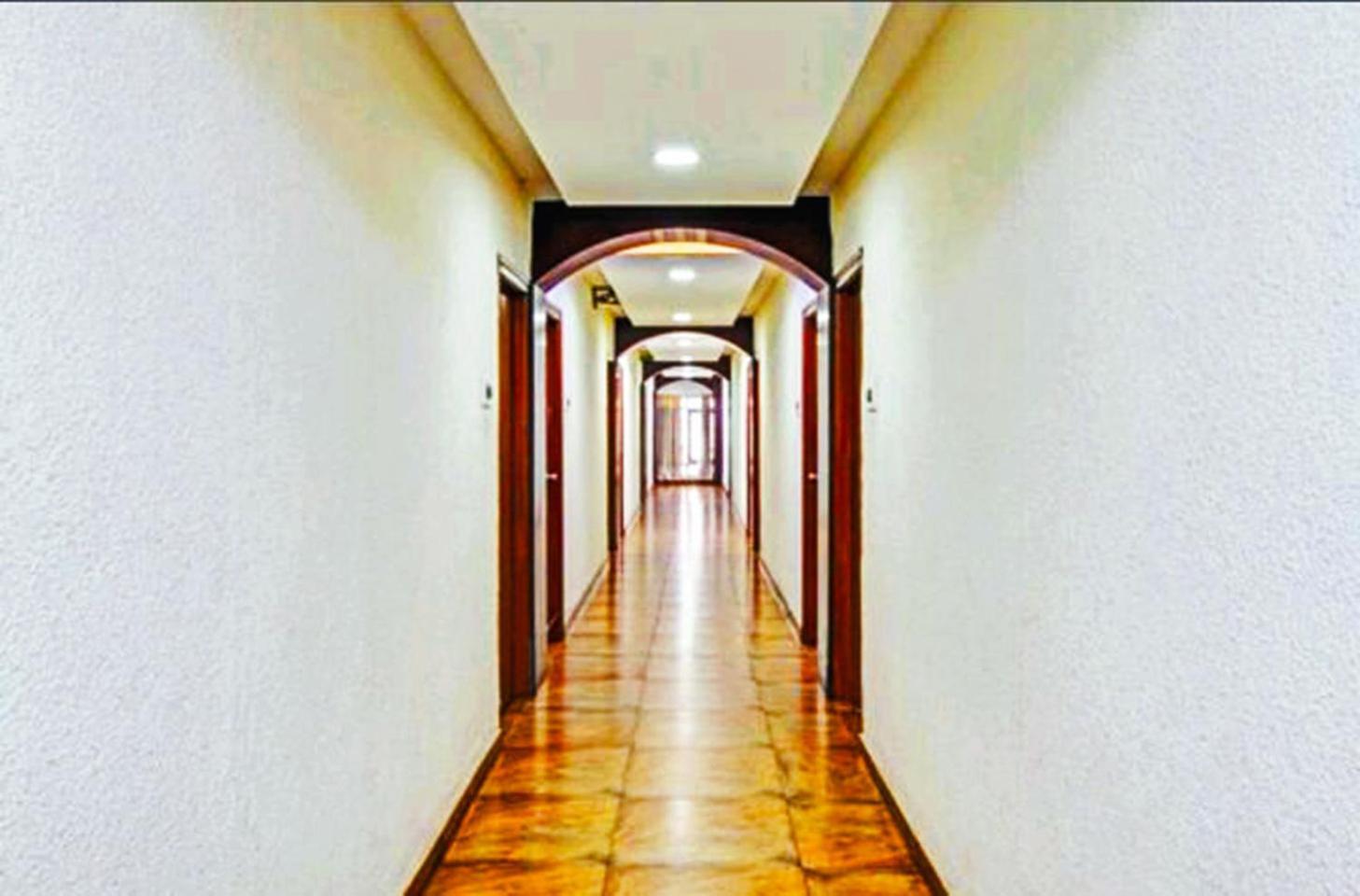 Hotel Pavithra Paradise à Bangalore Extérieur photo